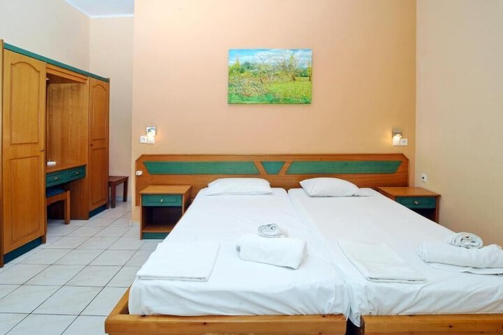 Room 15 of 29