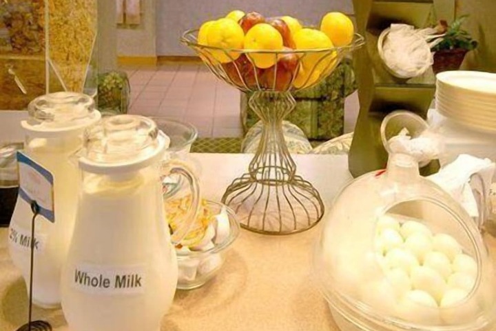 Breakfast area