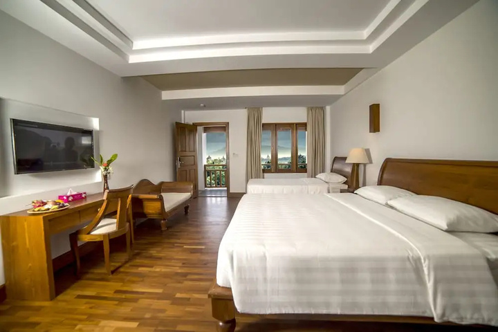Room 3 of 13
