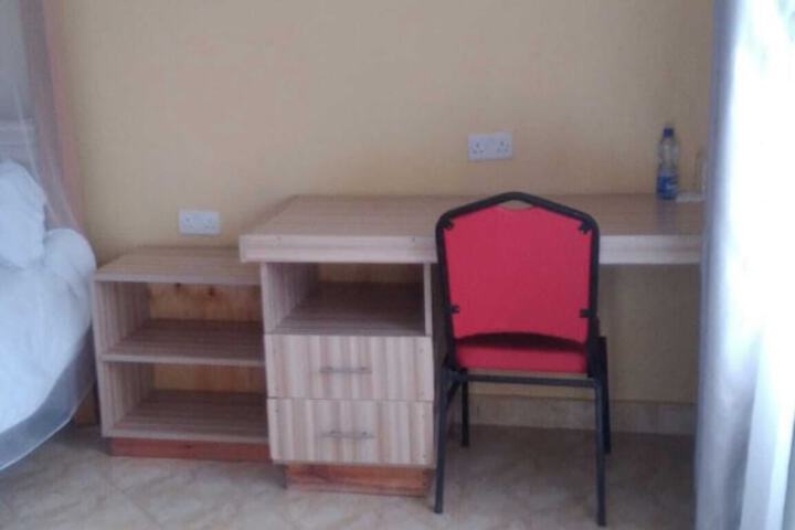 Room 3 of 48