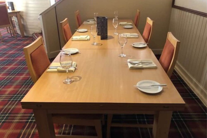 Dining 32 of 39