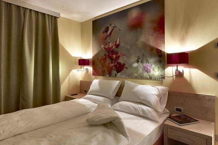 Room 7 of 38
