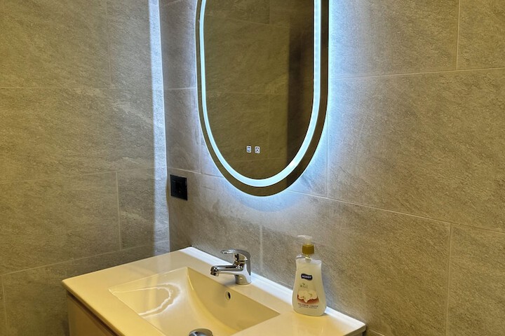 Room 8 of 31