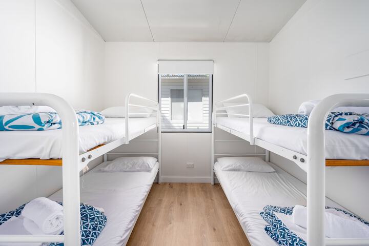 Room 22 of 34