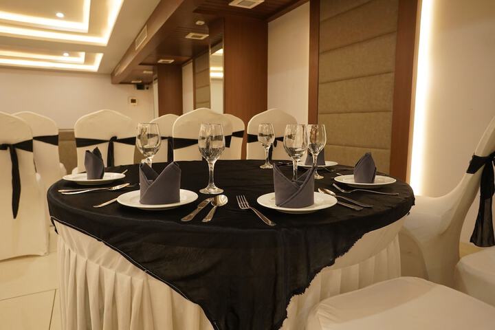 Ballroom/Hall 50 of 52
