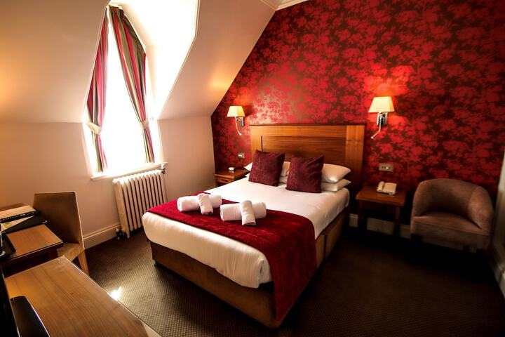 Room 10 of 87
