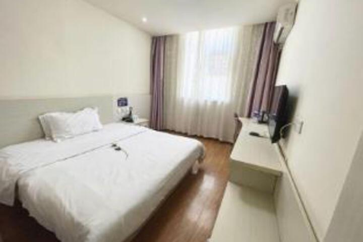 Room 5 of 7