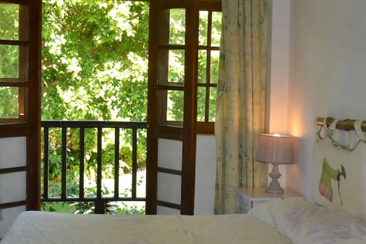 Room 25 of 144