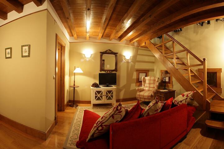 Room 4 of 40