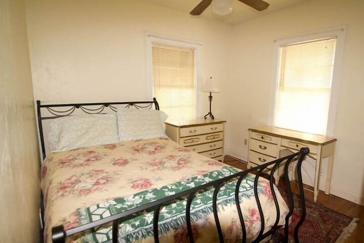 Room 6 of 14