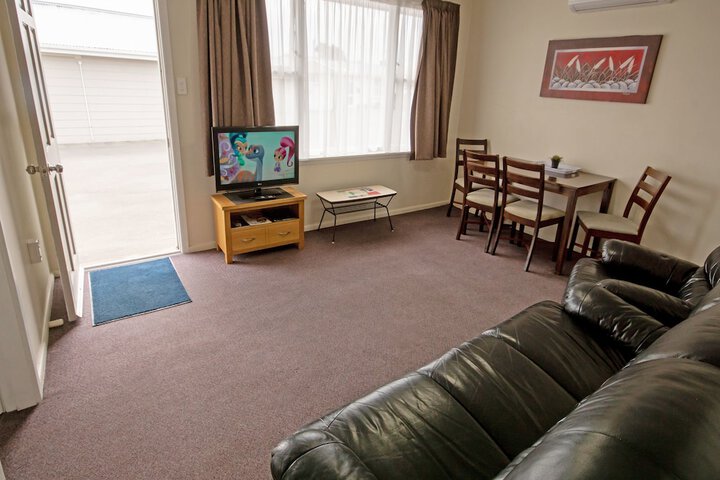 Room 4 of 38