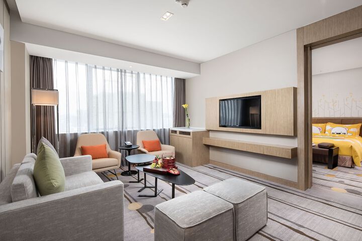 Room 15 of 74