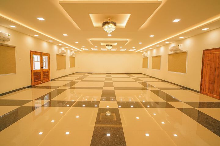 Ballroom/Hall 38 of 52