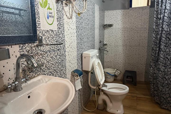 Room 21 of 25