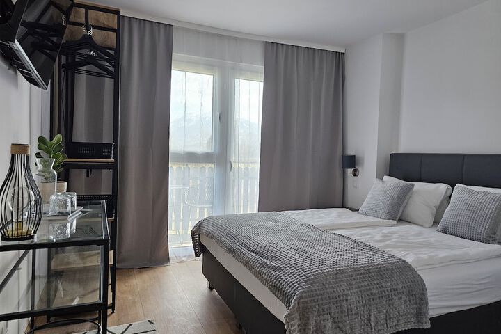 Room 4 of 57