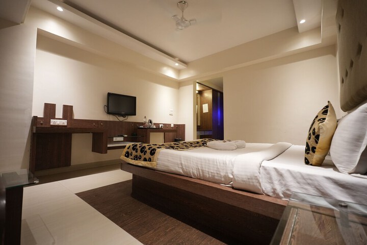 Room 14 of 34