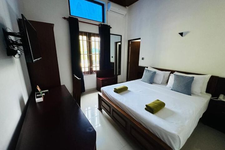 Room 4 of 51