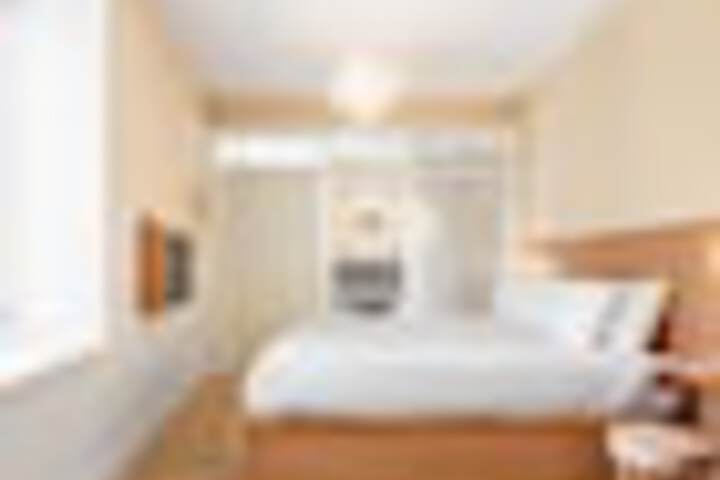 Room 107 of 171