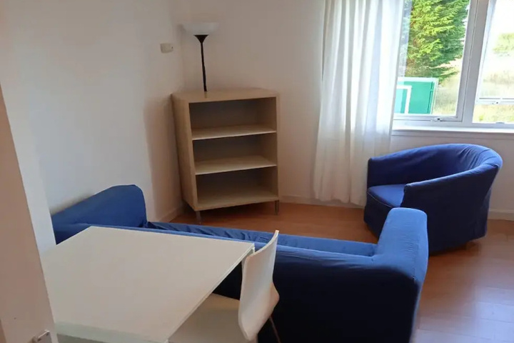 Room 6 of 14