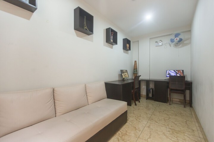 Business Center 97 of 103