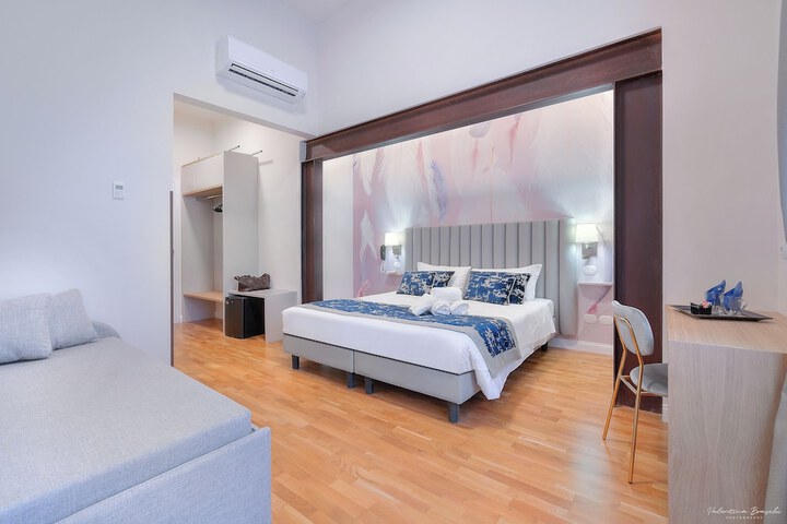 Room 27 of 44