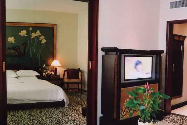 Room 2 of 50