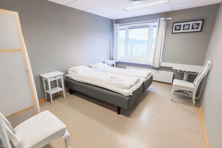 Room 8 of 82