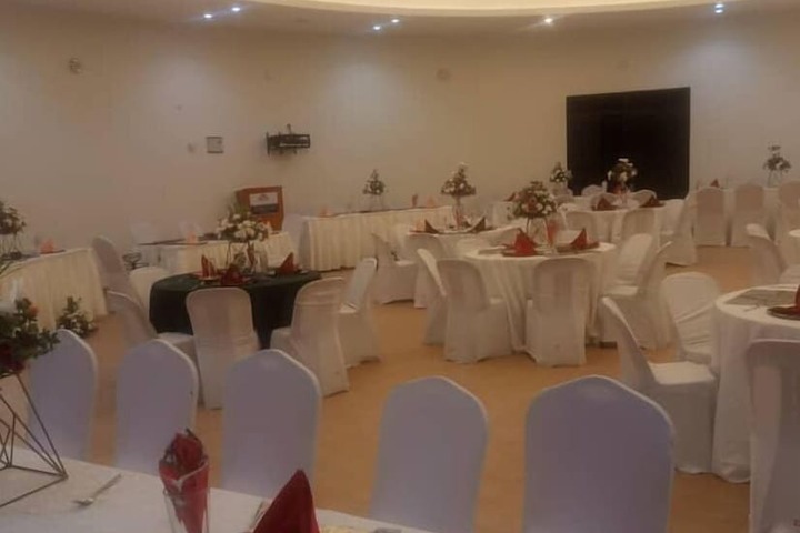 Room 6 of 8