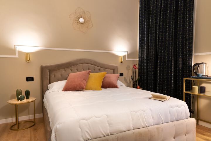 Room 21 of 28