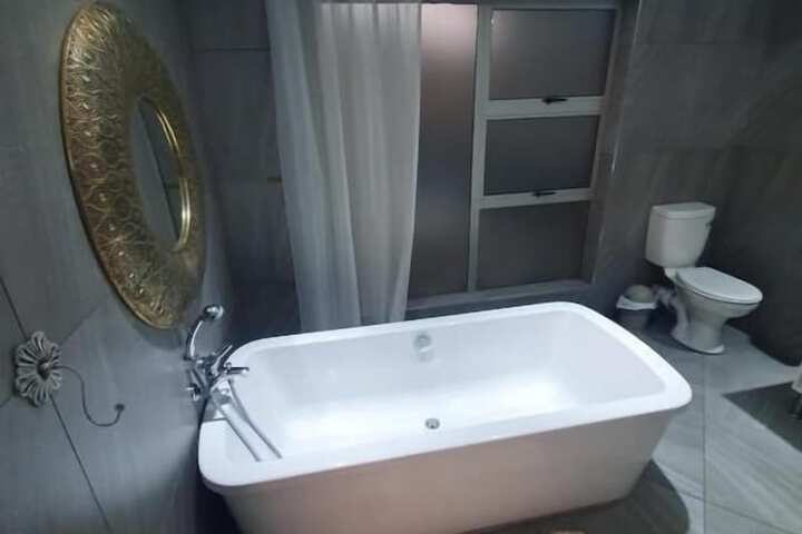 Room 17 of 48
