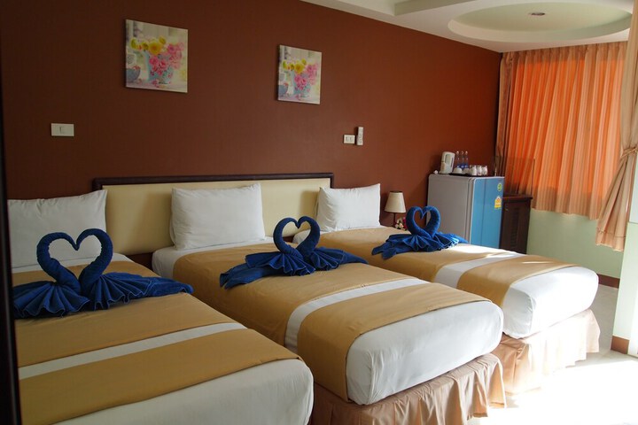 Room 9 of 36