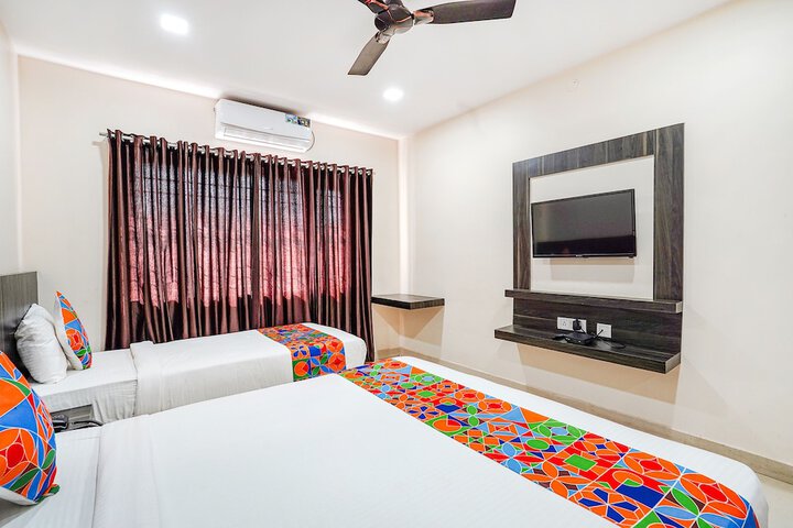 Room 14 of 32