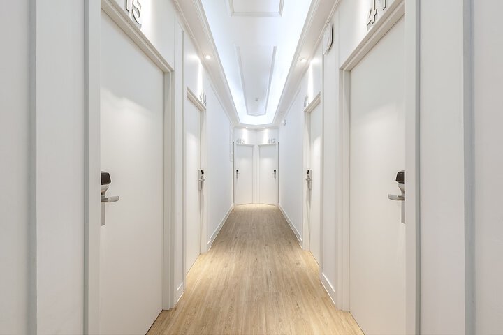 Ballroom/Hall 106 of 122