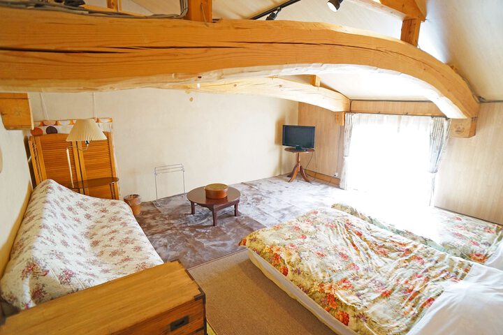 Room 13 of 42