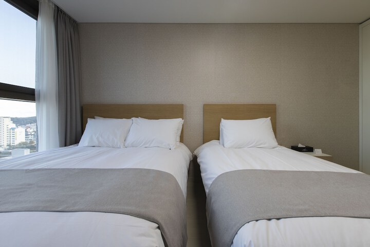Room 15 of 39
