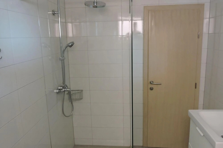 Room 5 of 14