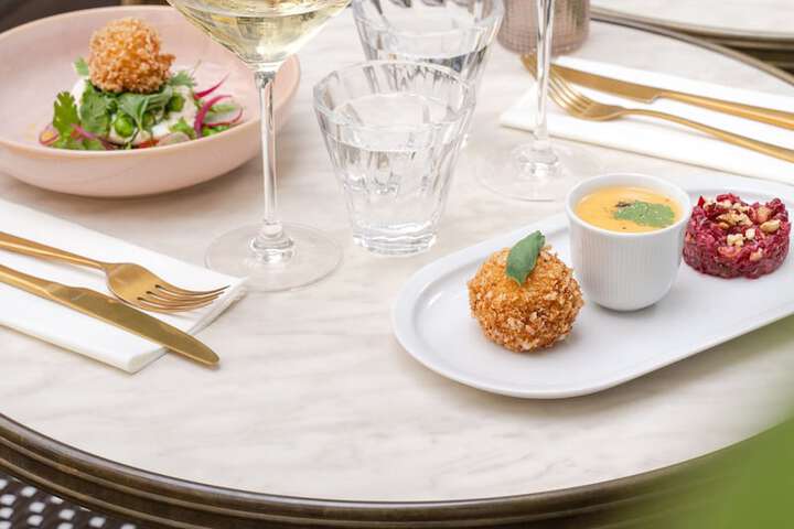 Dining 84 of 129