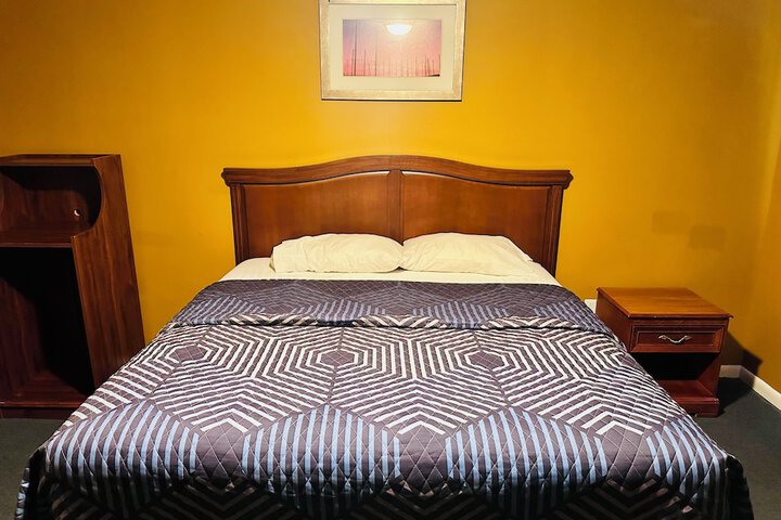 Room 6 of 11