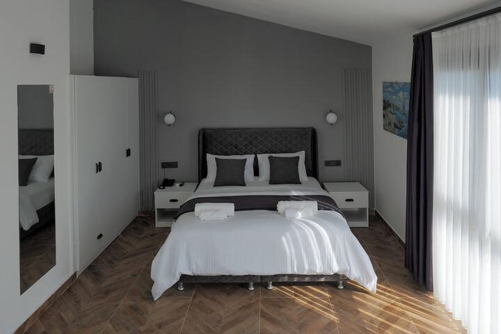 Room 28 of 71