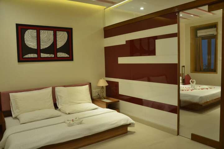 Room 12 of 34