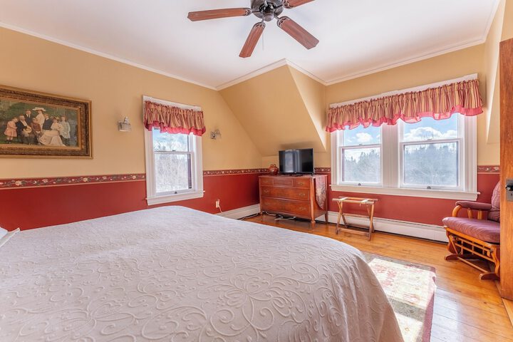 Room 34 of 268