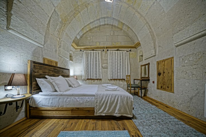 Room 9 of 68