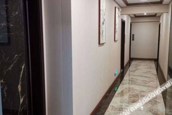 Hotel Interior 4 of 15