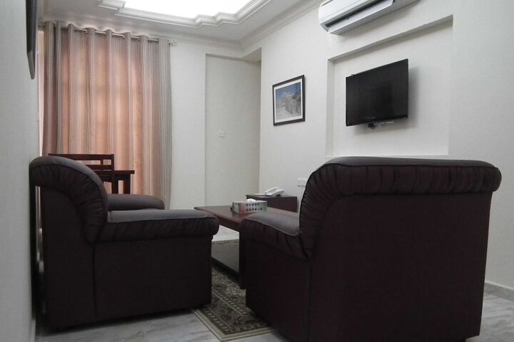 Room 15 of 33