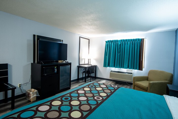 1 King Bed (14 of 17)