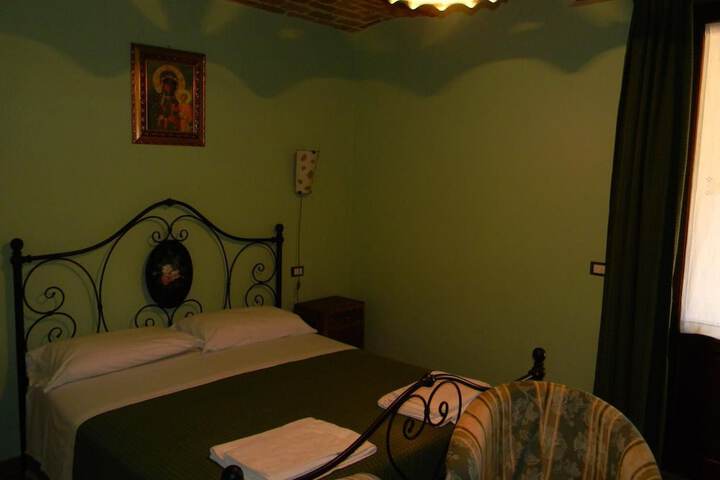Room 4 of 47