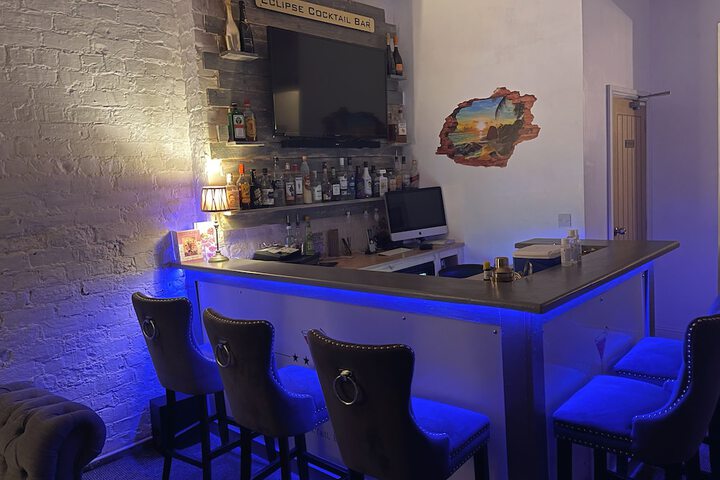 Lounge 151 of 156