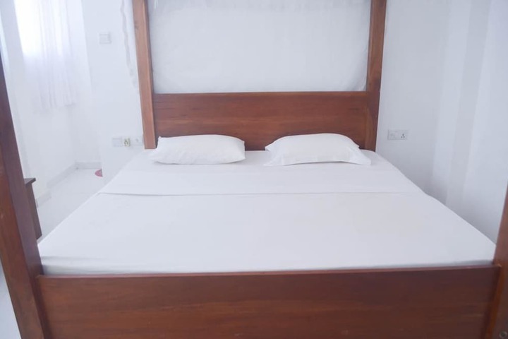 Room 1 of 8