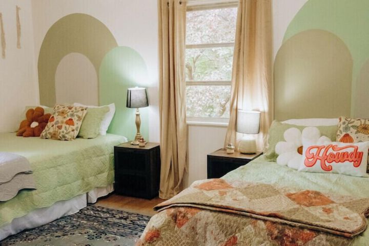 Room 10 of 35