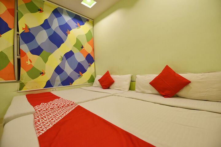 Room 7 of 28